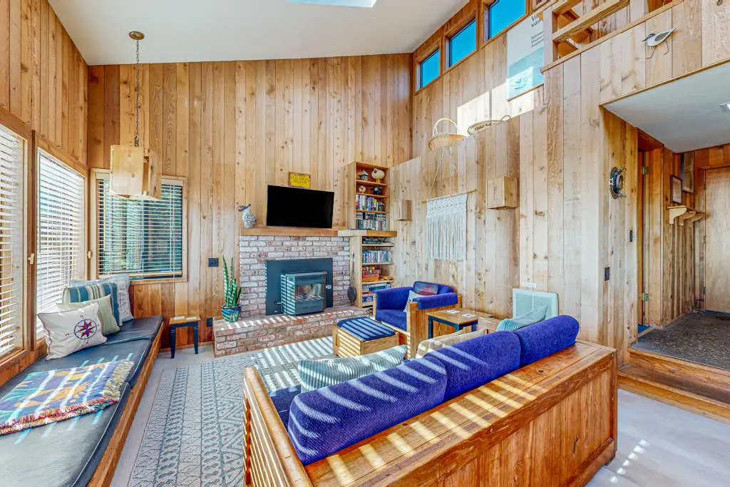 Clemons' Cottage - Ocean-view meadow home with deck & grill near Black Point, dogs welcome