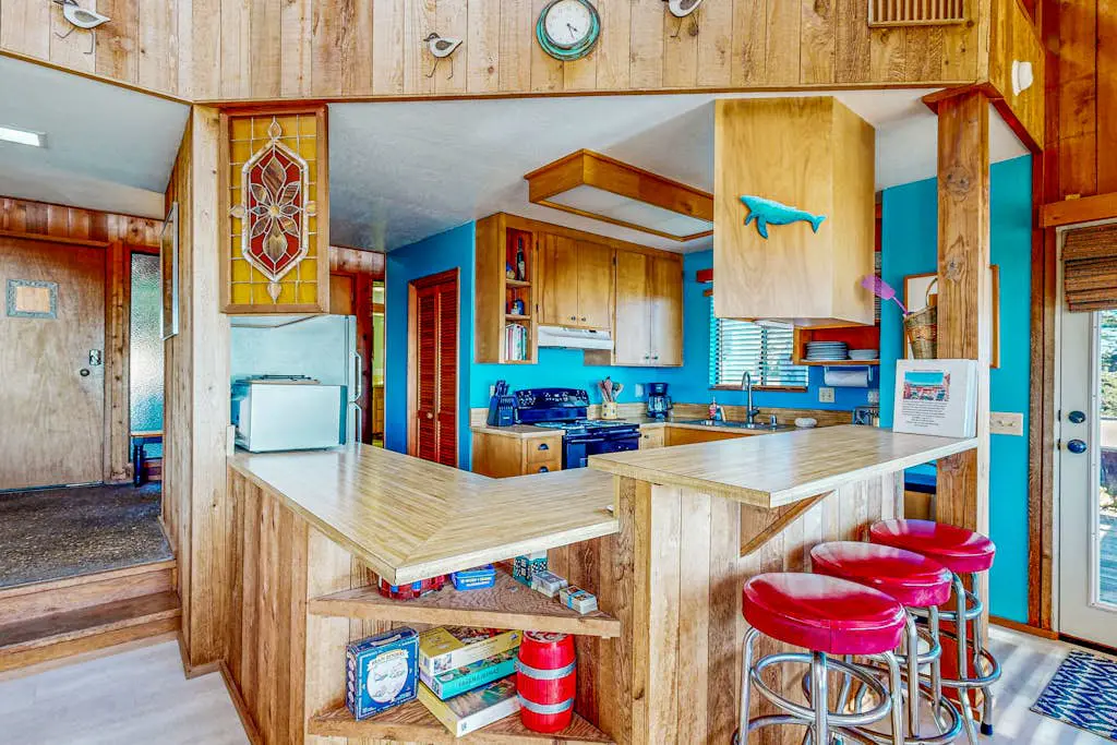 Clemons' Cottage - Ocean-view meadow home with deck & grill near Black Point, dogs welcome