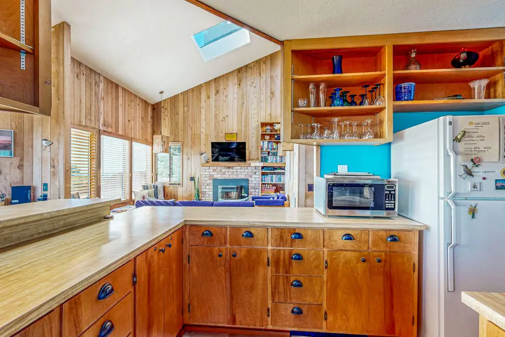 Clemons' Cottage - Ocean-view meadow home with deck & grill near Black Point, dogs welcome