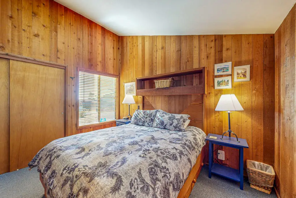 Clemons' Cottage - Ocean-view meadow home with deck & grill near Black Point, dogs welcome