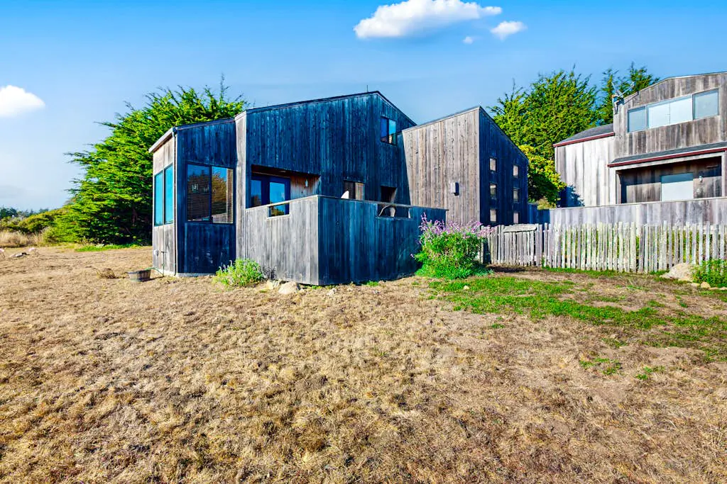 Clemons' Cottage - Ocean-view meadow home with deck & grill near Black Point, dogs welcome