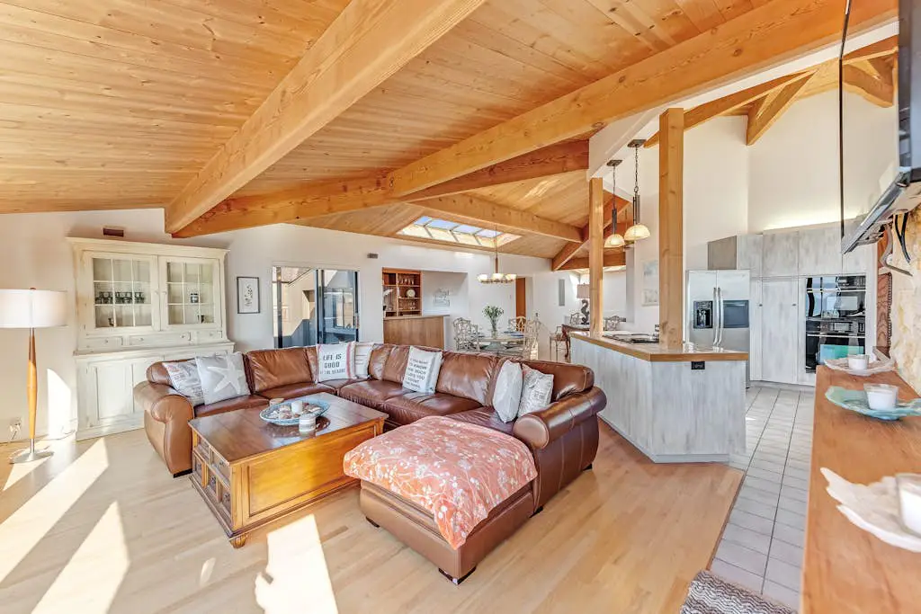 Dog-friendly home with cove views, a private hot tub, & rec center access