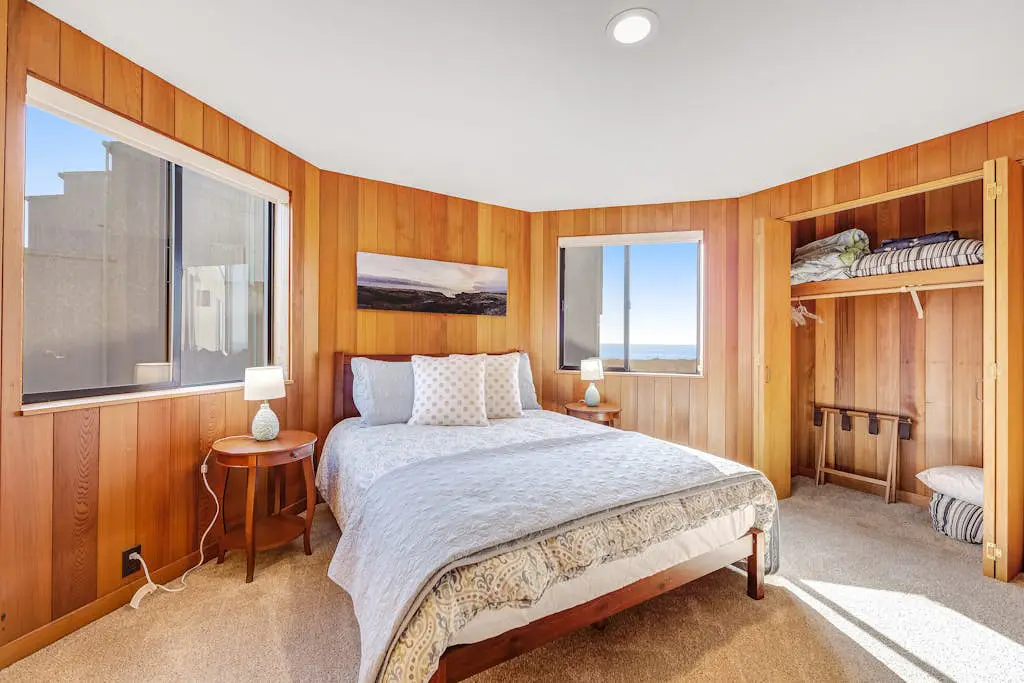 Dog-friendly home with cove views, a private hot tub, & rec center access