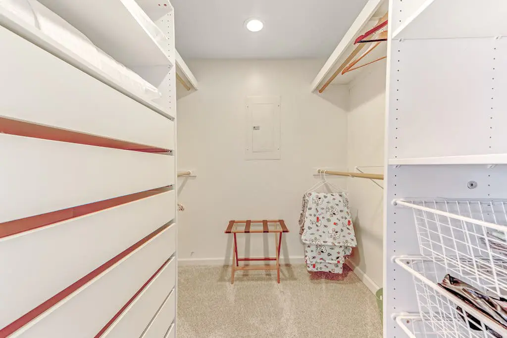 Dog-friendly home with cove views, a private hot tub, & rec center access
