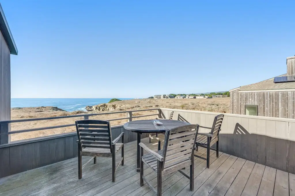 Dog-friendly home with cove views, a private hot tub, & rec center access