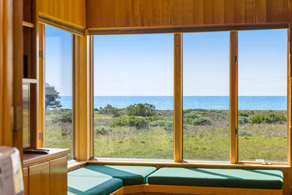 Toto House - Ocean-view Sea Ranch home near the Bluff Trail