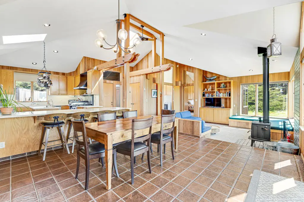 Toto House - Ocean-view Sea Ranch home near the Bluff Trail