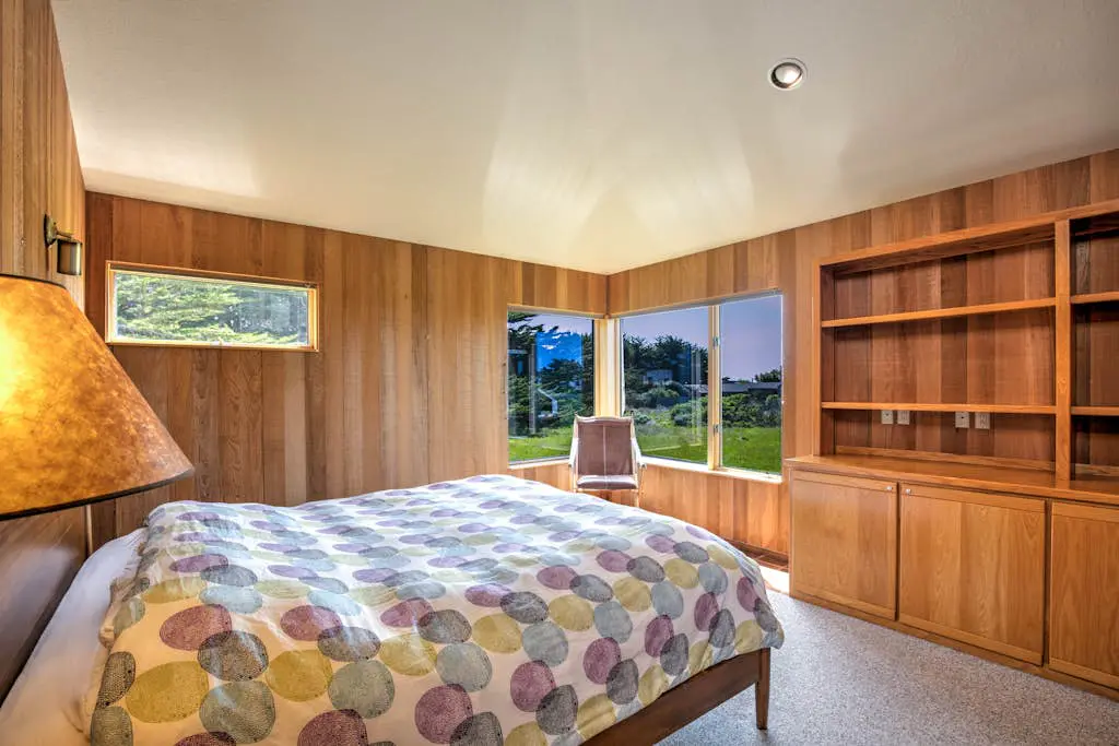 Toto House - Ocean-view Sea Ranch home near the Bluff Trail