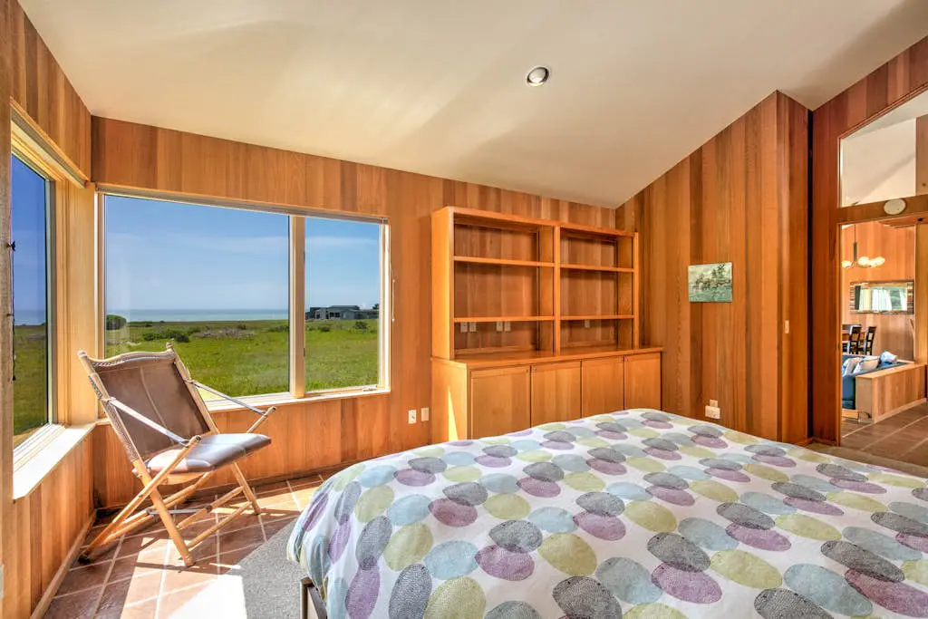 Toto House - Ocean-view Sea Ranch home near the Bluff Trail