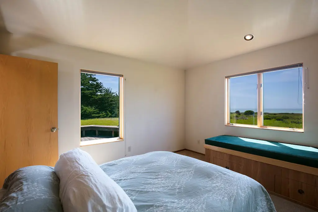 Toto House - Ocean-view Sea Ranch home near the Bluff Trail