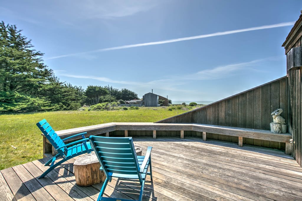 Panoramic ocean views greet you from the moment you walk through the door. Your deck is a front-row seat to the Pacific. Room for 6 in this 3-bedroom home. Just a 12-minute walk to the heated community pool. Trails, tidepools, and two heated community pools -- all within reach. The rhythm of the waves sets the pace here -- unhurried mornings, lingering sunsets, deep sleep. Winter storms put on a show from the safety of the living room -- nature's own theater.