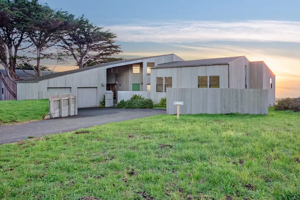 Casa Pelo Mar - Oceanfront retreat with private hot tub steps from Pebble Beach