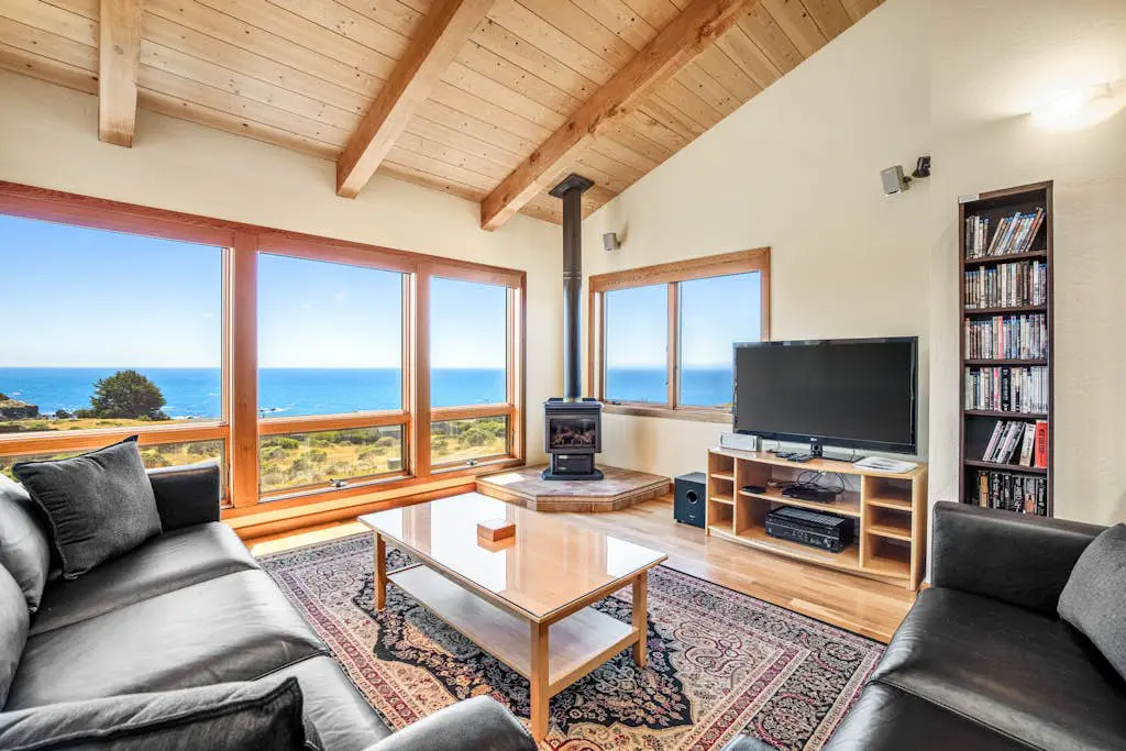 Ascona House - Ocean-view home with private hot tub near Pebble Beach