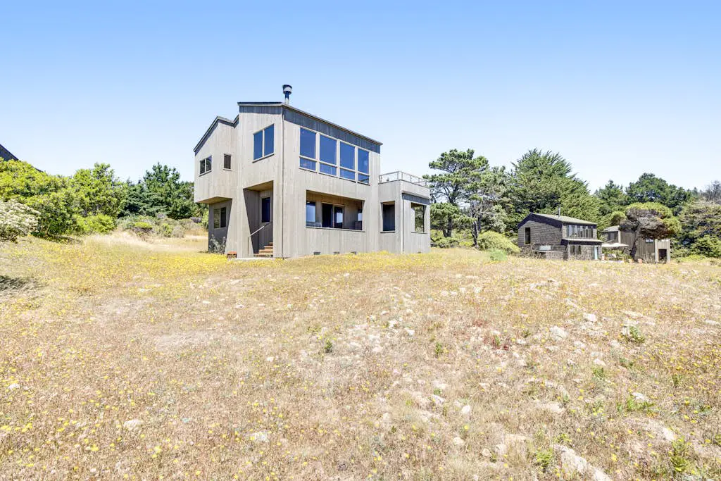 Ascona House - Ocean-view home with private hot tub near Pebble Beach