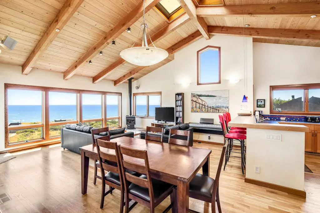 Ascona House - Ocean-view home with private hot tub near Pebble Beach