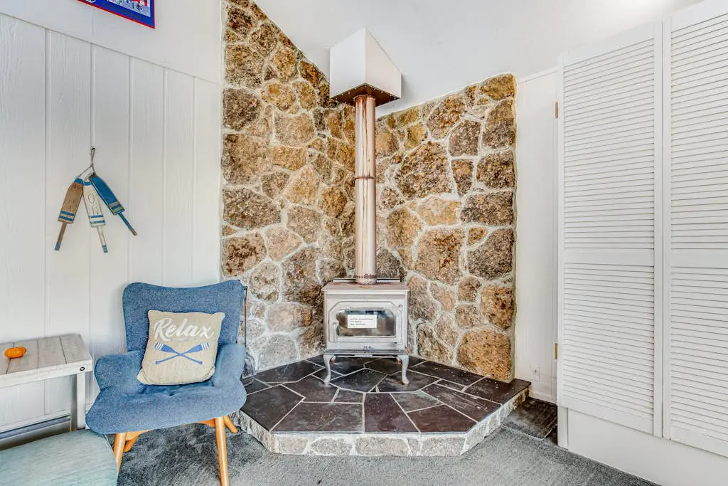 Cove House - Gualala cottage with private hot tub & ocean views near the bluffs