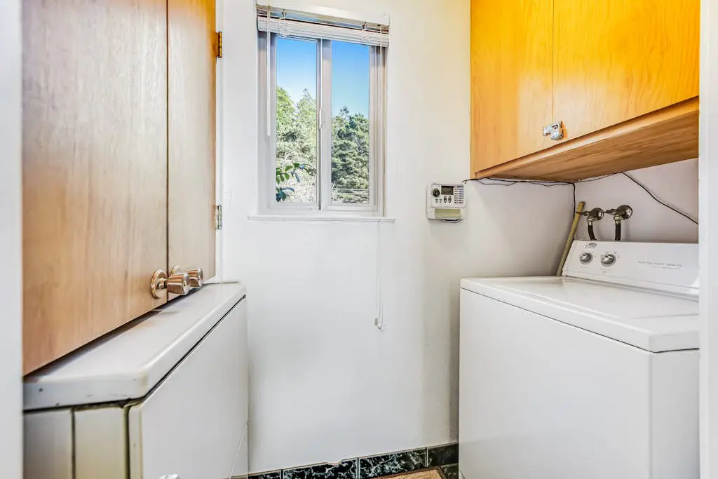Cove House - Gualala cottage with private hot tub & ocean views near the bluffs