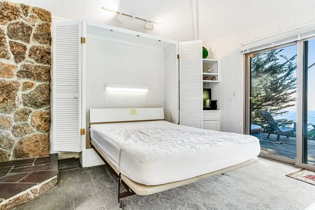 Cove House - Gualala cottage with private hot tub & ocean views near the bluffs