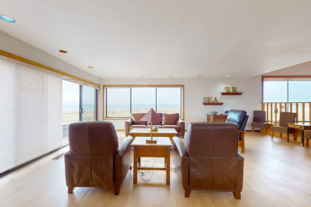 Double R - Sea Ranch blufftop home with private hot tub & EV charger