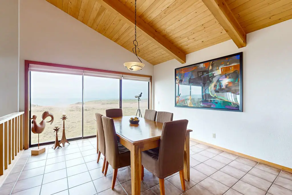 Double R - Sea Ranch blufftop home with private hot tub & EV charger
