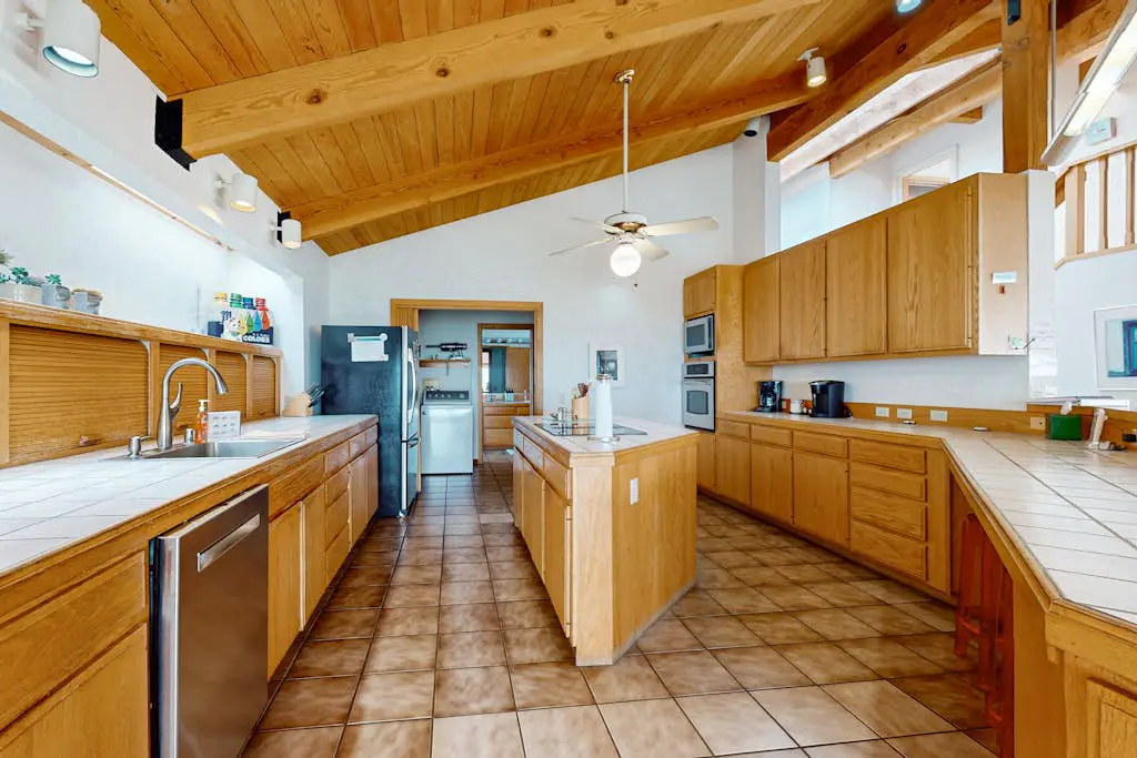 Double R - Sea Ranch blufftop home with private hot tub & EV charger
