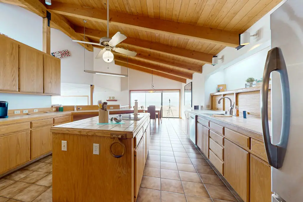 Double R - Sea Ranch blufftop home with private hot tub & EV charger