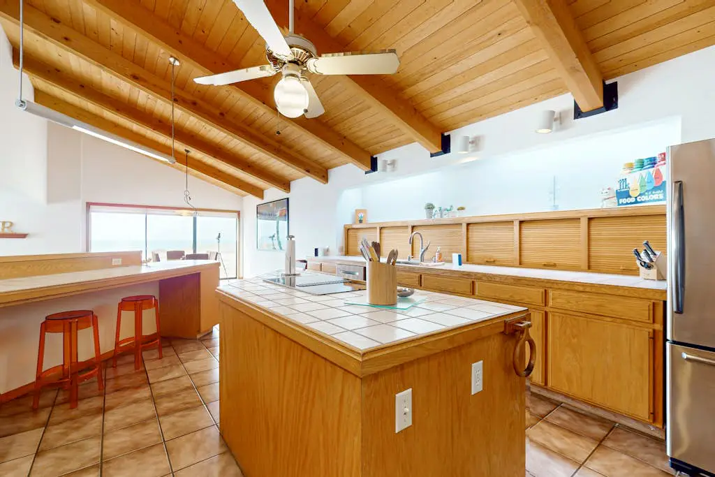 Double R - Sea Ranch blufftop home with private hot tub & EV charger