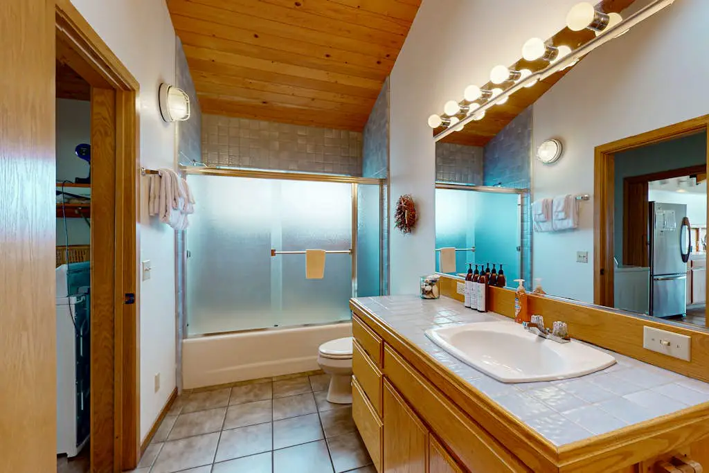 Double R - Sea Ranch blufftop home with private hot tub & EV charger