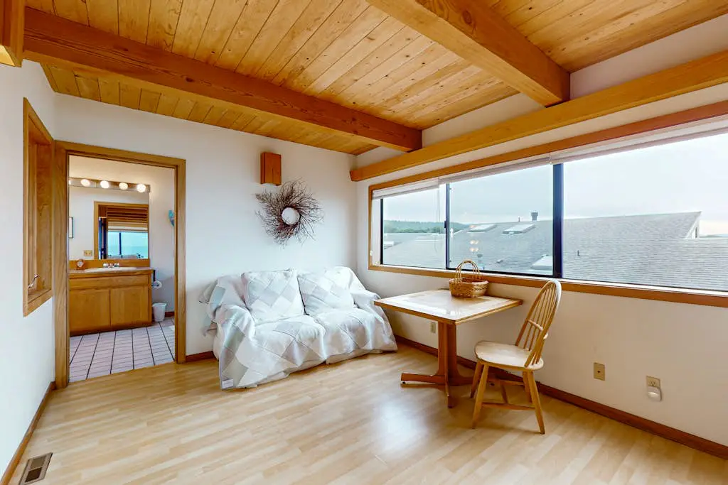 Double R - Sea Ranch blufftop home with private hot tub & EV charger
