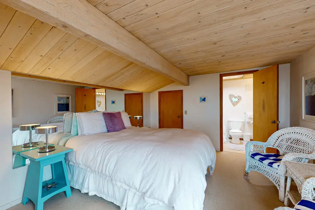 Double R - Sea Ranch blufftop home with private hot tub & EV charger