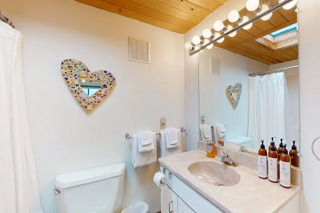 Double R - Sea Ranch blufftop home with private hot tub & EV charger