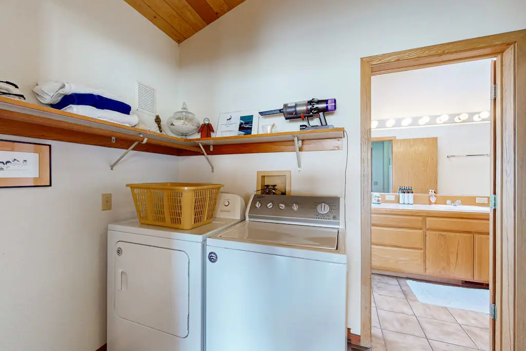 Double R - Sea Ranch blufftop home with private hot tub & EV charger