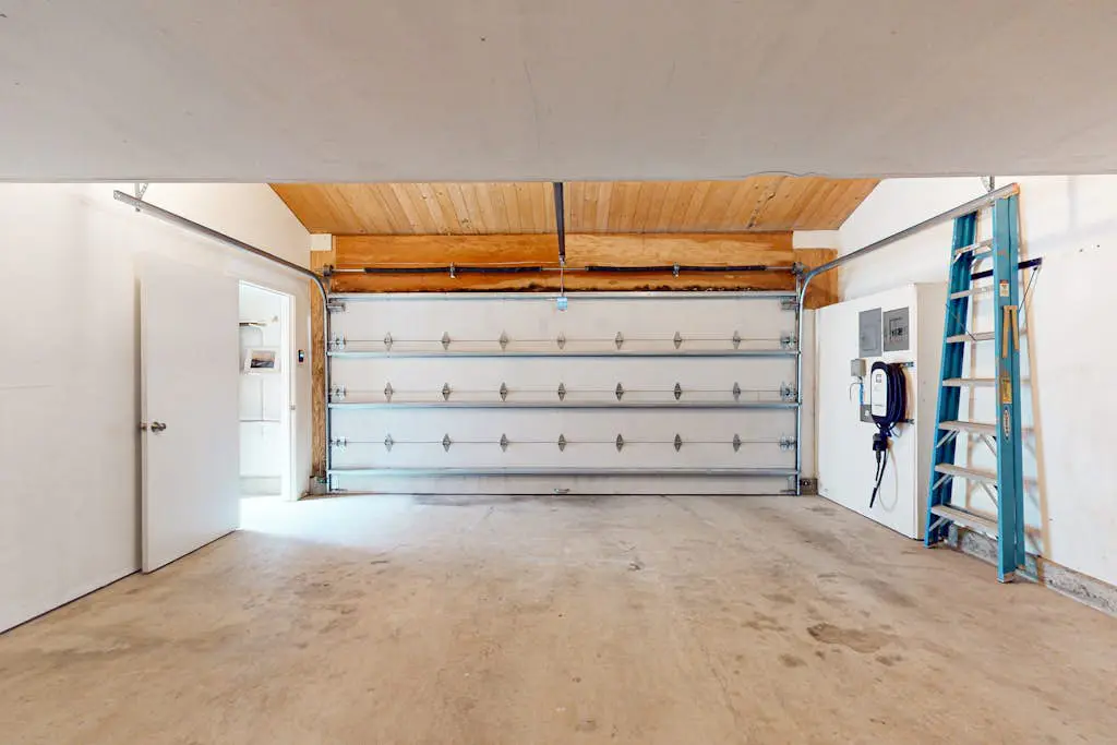 Double R - Sea Ranch blufftop home with private hot tub & EV charger