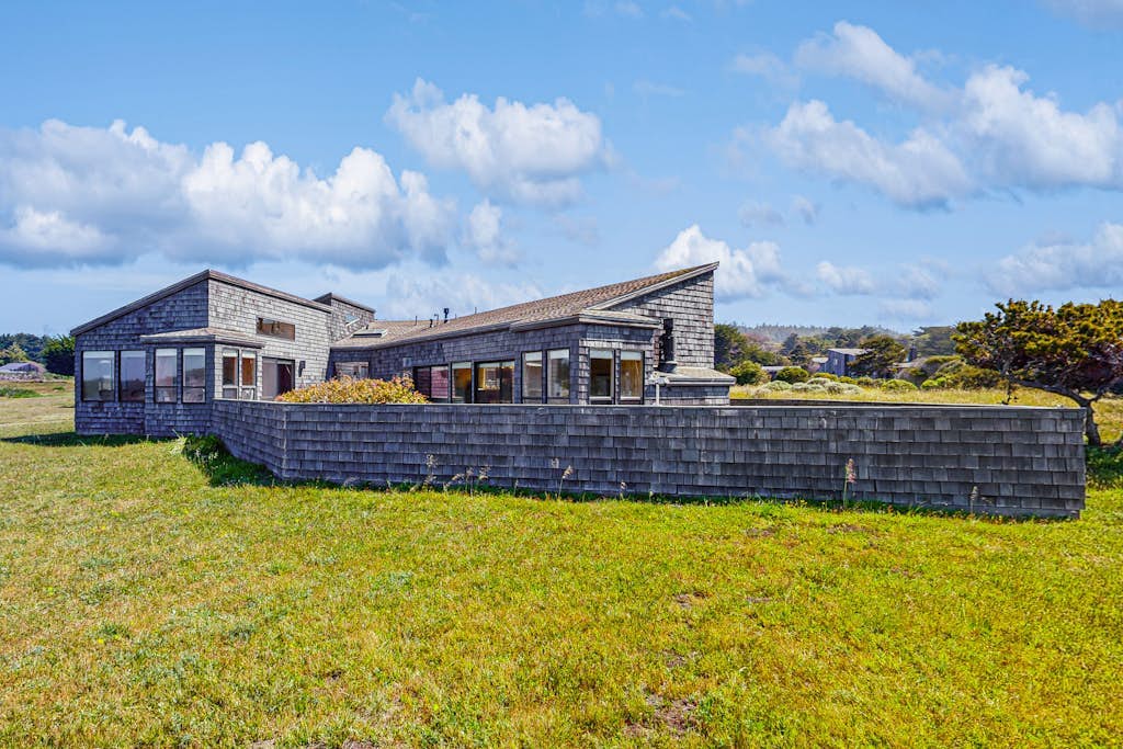 Recently Remodeled Home with Ocean Views, Private Hot Tub & Shared Pool