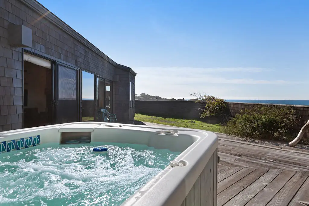 Windrow Retreat - Newly remodeled ocean-view home with private hot tub & fireplace
