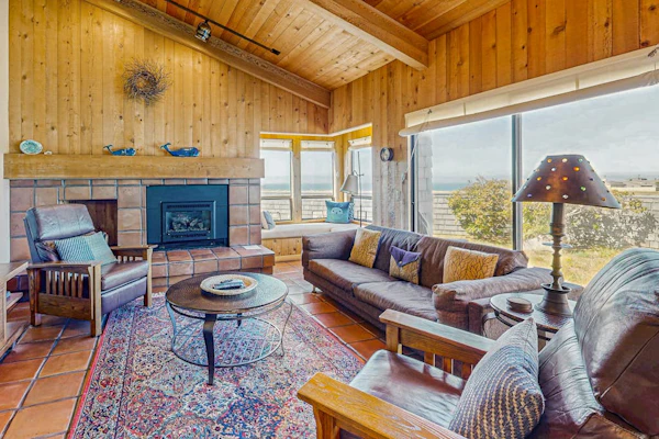 Recently Remodeled Home with Ocean Views, Private Hot Tub & Shared Pool