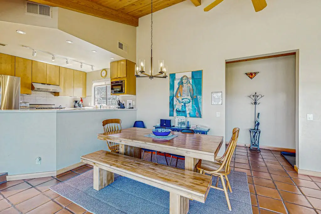 Windrow Retreat - Newly remodeled ocean-view home with private hot tub & fireplace