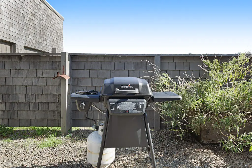 Windrow Retreat - Newly remodeled ocean-view home with private hot tub & fireplace