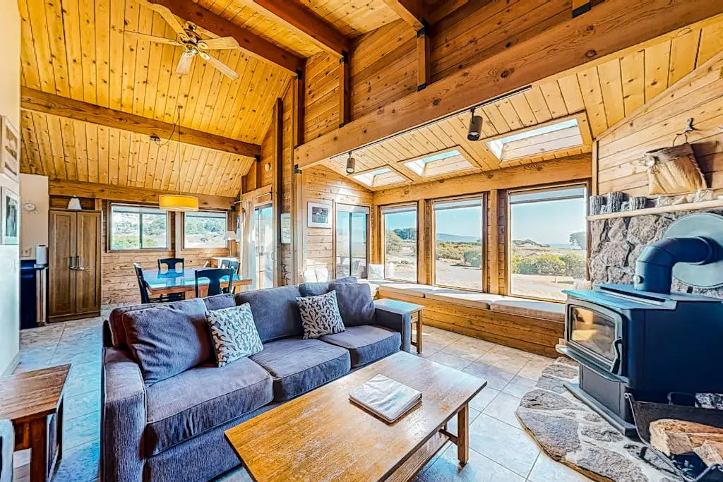 Shell Beach - Sea Ranch home with hot tub & ocean views, dogs welcome