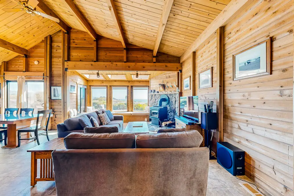 Shell Beach - Sea Ranch home with hot tub & ocean views, dogs welcome