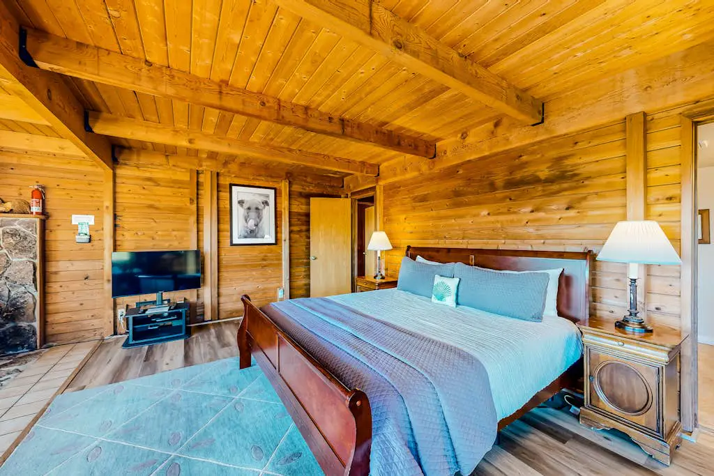 Shell Beach - Sea Ranch home with hot tub & ocean views, dogs welcome
