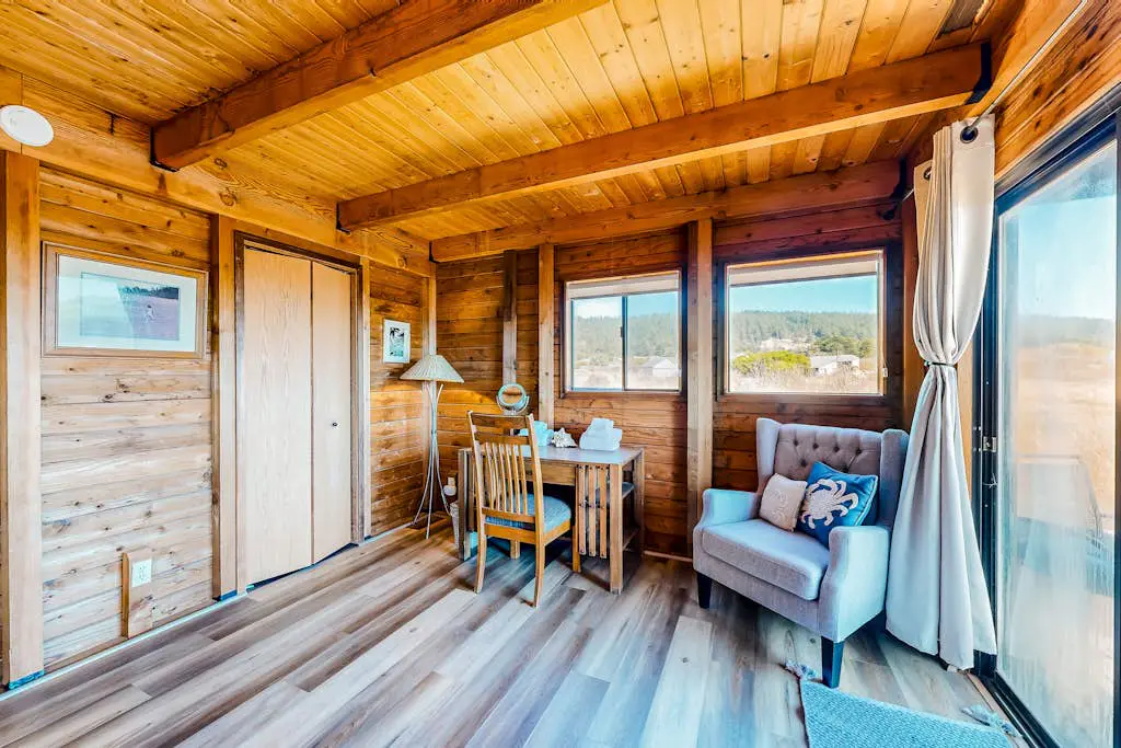 Shell Beach - Sea Ranch home with hot tub & ocean views, dogs welcome