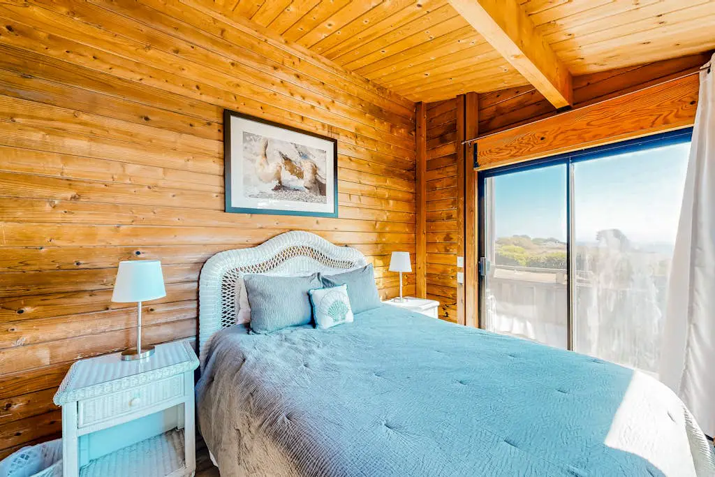 Shell Beach - Sea Ranch home with hot tub & ocean views, dogs welcome