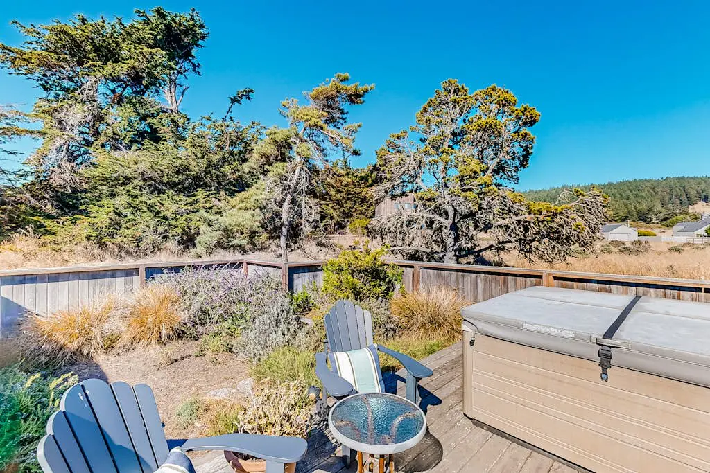 Shell Beach - Sea Ranch home with hot tub & ocean views, dogs welcome