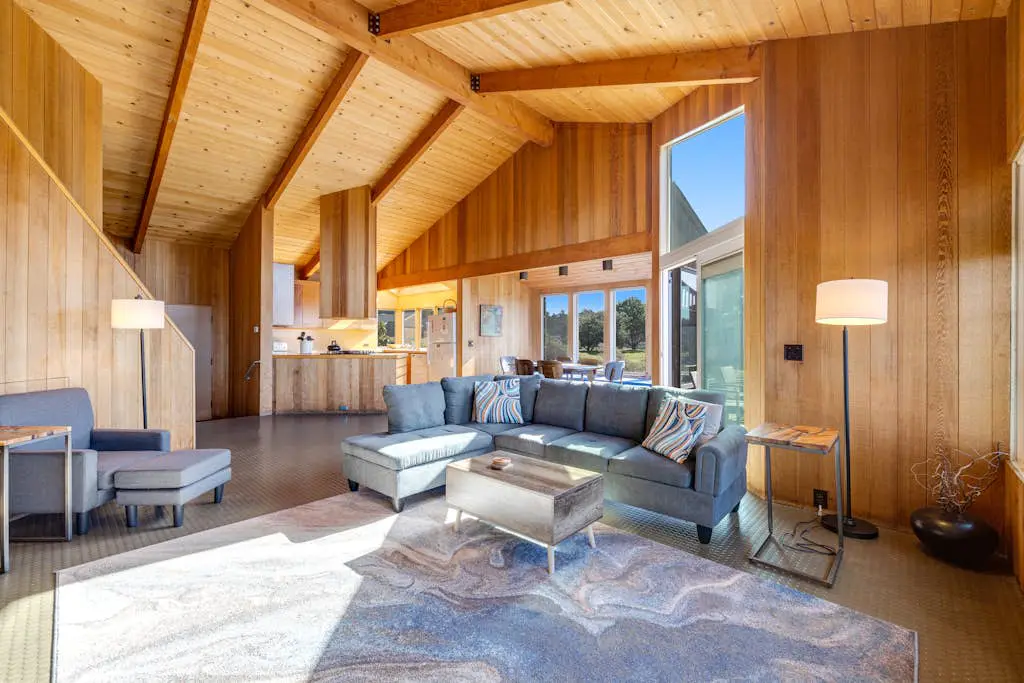 Samson Getaway - Ocean-view meadow home with hot tub near Walk On Beach, dogs welcome