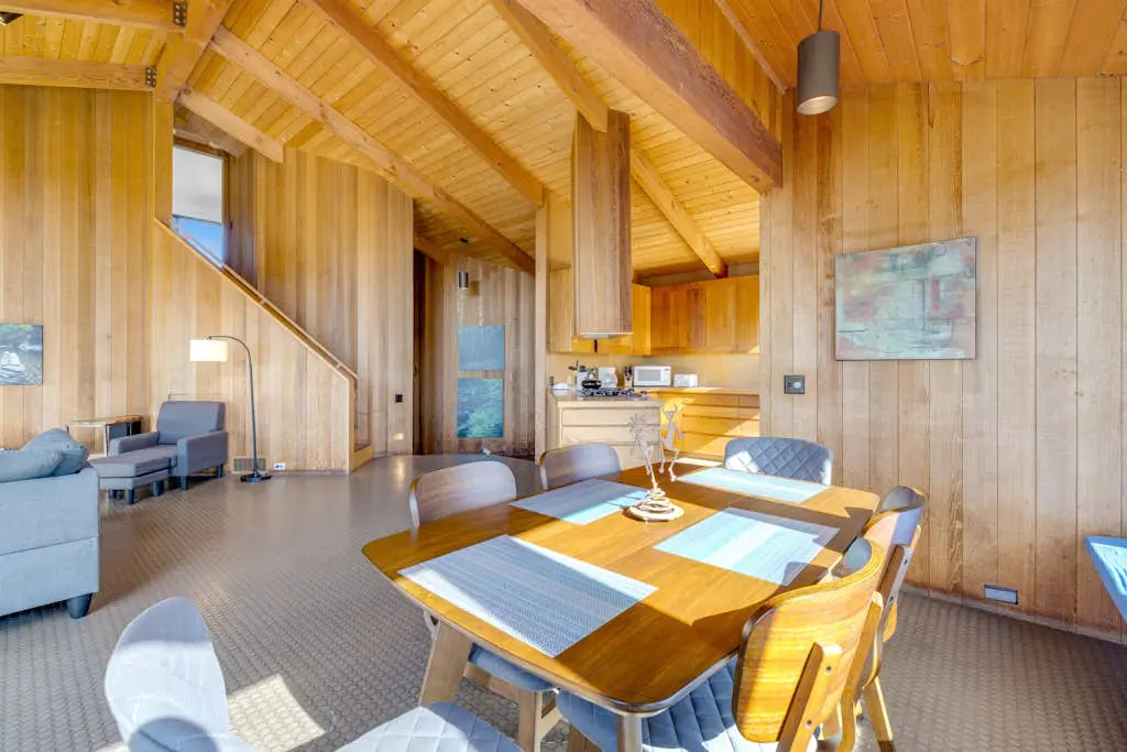 Samson Getaway - Ocean-view meadow home with hot tub near Walk On Beach, dogs welcome