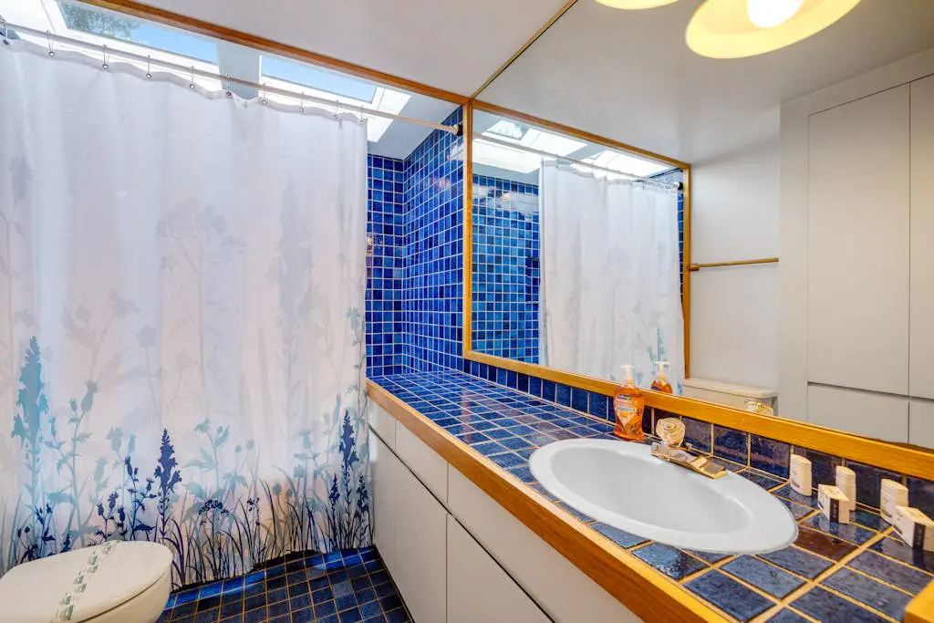 Samson Getaway - Ocean-view meadow home with hot tub near Walk On Beach, dogs welcome
