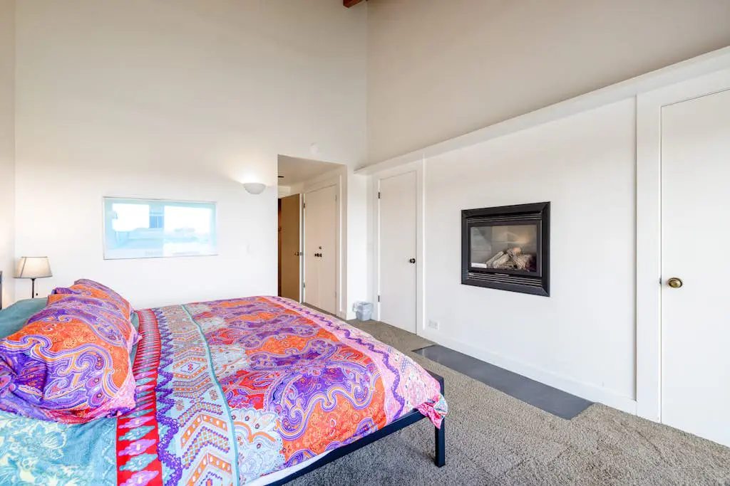 Samson Getaway - Ocean-view meadow home with hot tub near Walk On Beach, dogs welcome