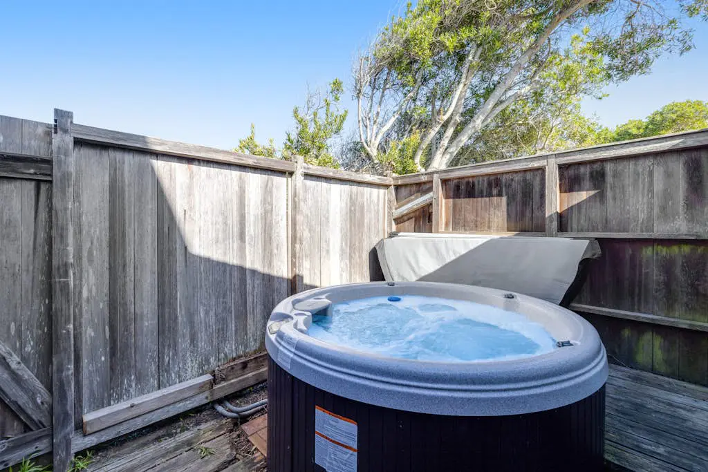 Samson Getaway - Ocean-view meadow home with hot tub near Walk On Beach, dogs welcome