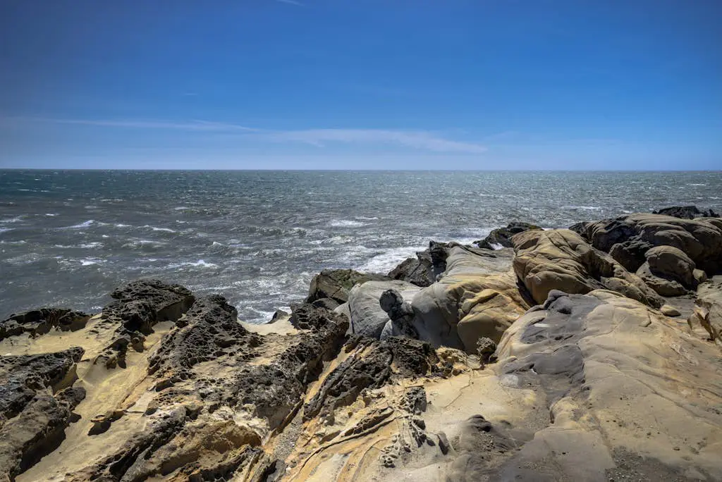 Vista Grande - Obie Bowman-designed home with private hot tub near Black Point
